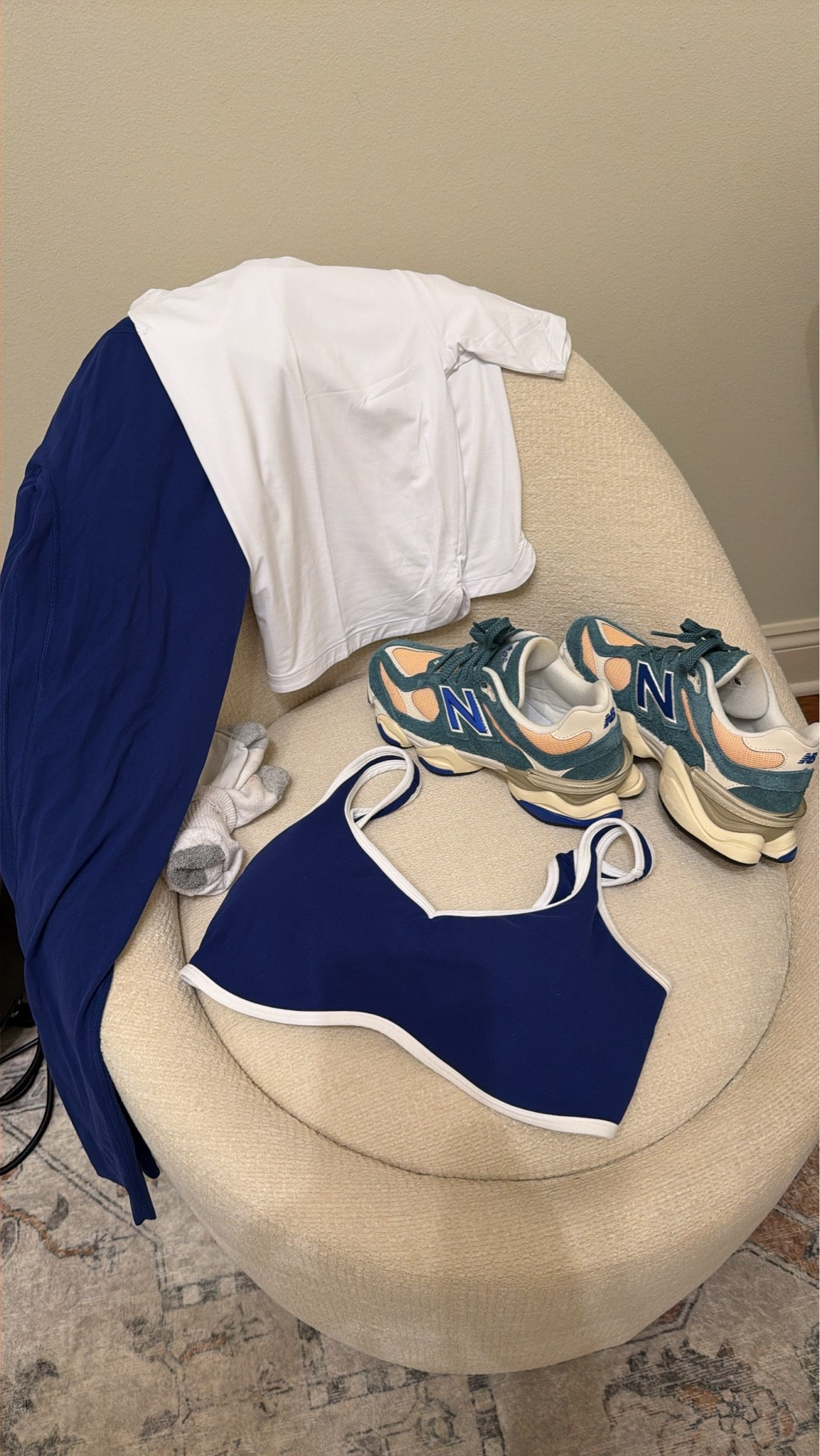 Gym fit! Sports bra and leggings old Abercrombie! Sneakers run TTS 
Amazon top size small

#LTKActive #LTKPetite #LTKootd
