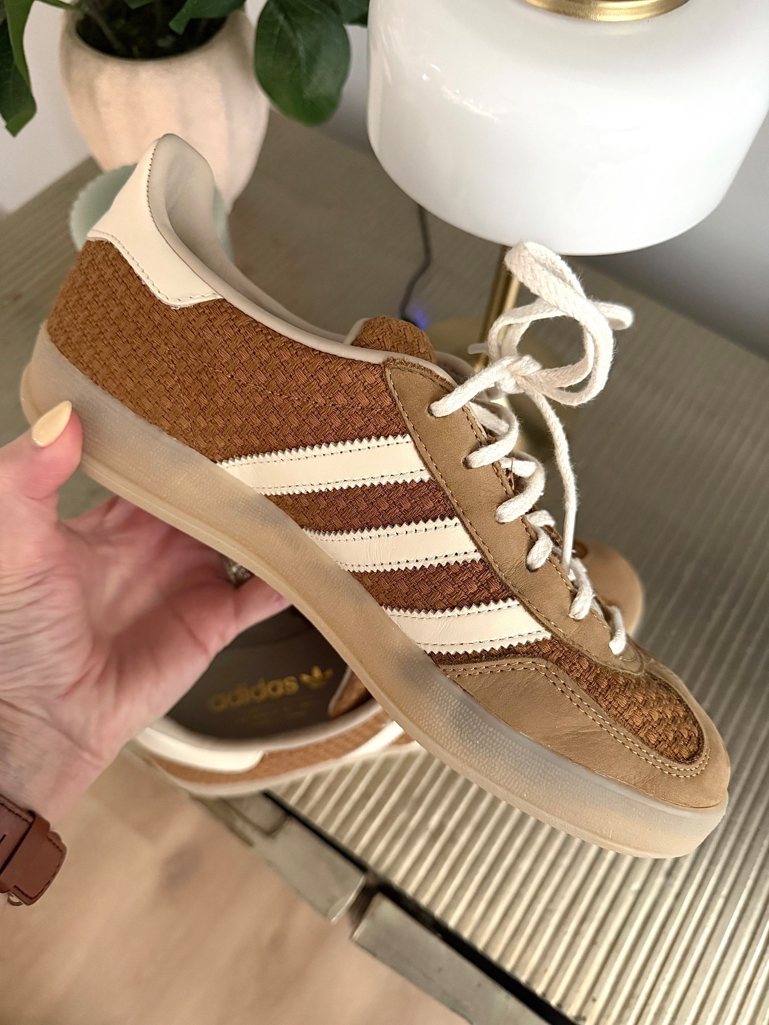 The best sneaker for early spring! 🤎

#LTKOver40 #LTKdayinmylife #LTKSaleAlert
