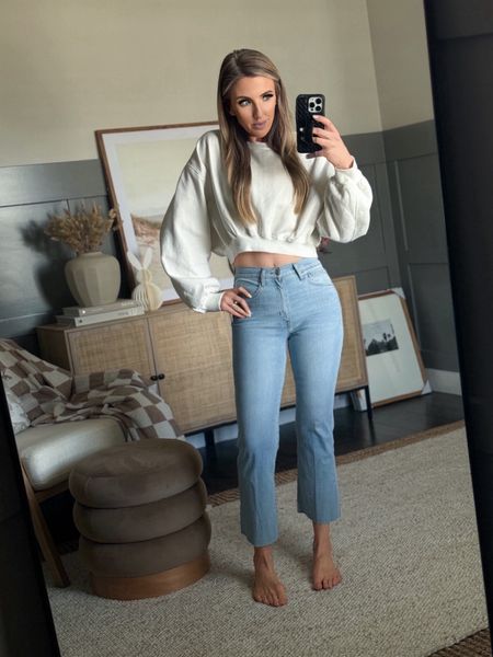 The most flattering jeans that I own right now. These seriously hug every curve perfectly & I love the cropped length for spring + summer. Get an EXTRA 20% OFF SELECT JEANS WITH CODE DENIM 

Wearing size 25/2

Sweatshirt is from Zara; Basic Crop Crew in Ecru. Tagging some similar options. 

#denim #jeans 

#LTKstyletip