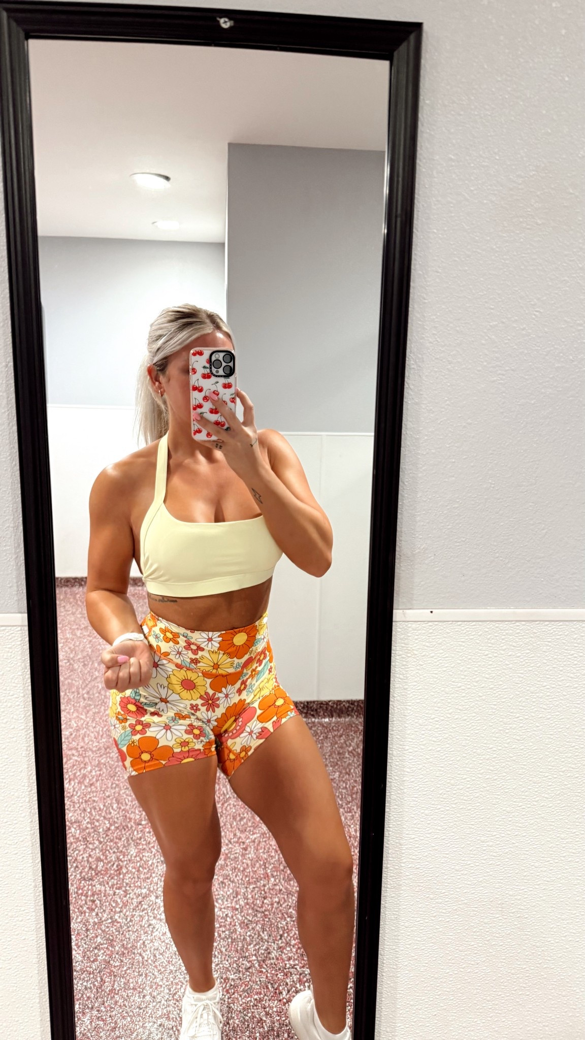 gym ootd wearing a medium in both!! 💛🧡

#LTKFindsUnder50 #LTKMidsize #LTKActive