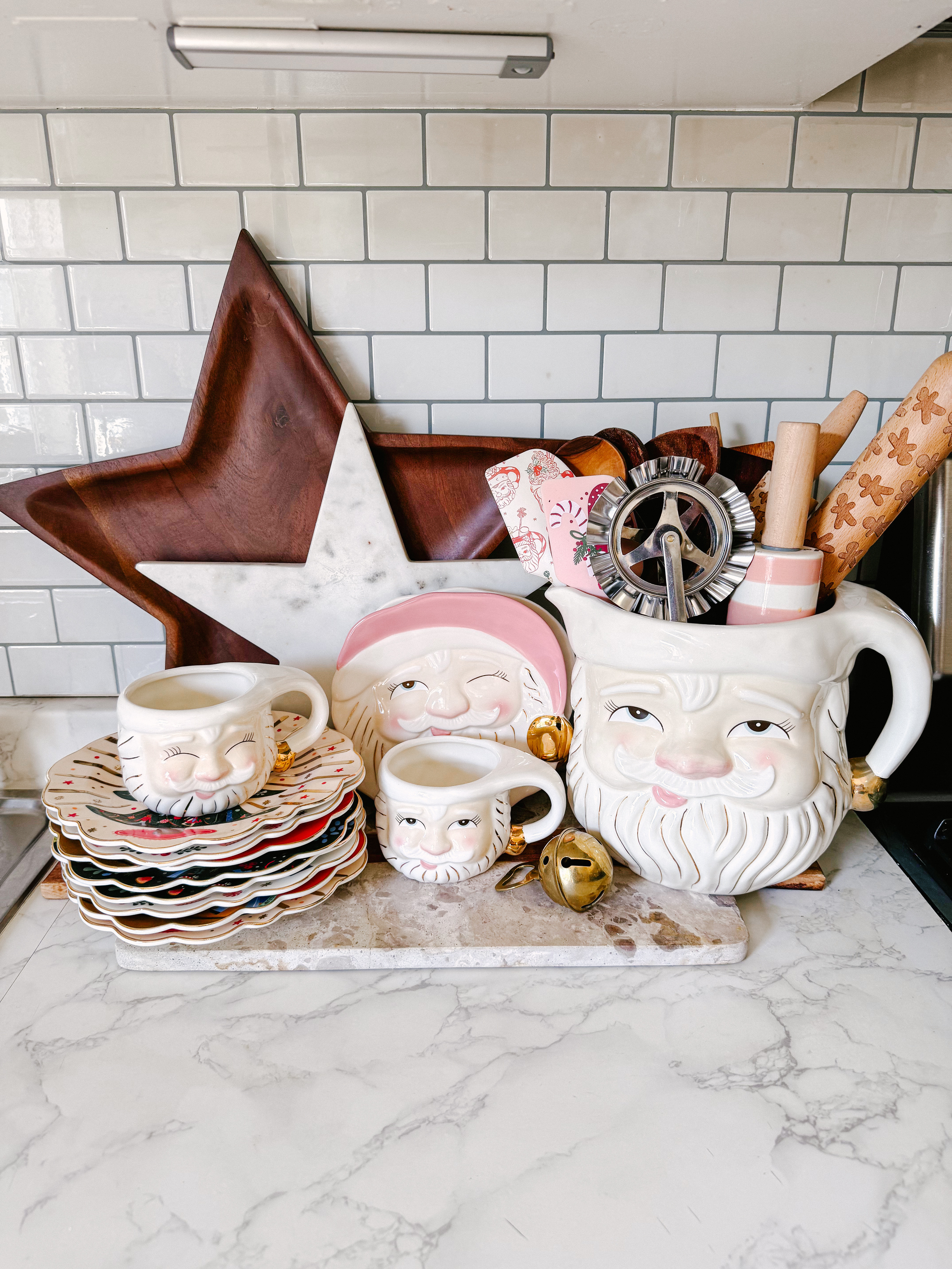 Whimsical Christmas kitchen decor


#LTKHome #LTKHoliday