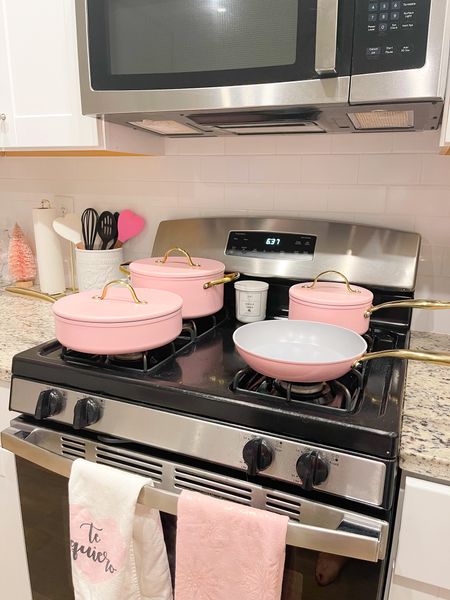 Obsessed with my new pink kitchen pans! They are totally worth it 🩷


#pinkkitchen #pinkkitchenpans #parishilton #walmartfinds #amazonfinds #pinkpans #dutchovenpink #kitchen #homeownergift #pink #pans #pinkandgold #girlykitchenfinds #amazonhome #pinkamazonhome 

#LTKMostLoved #LTKhome