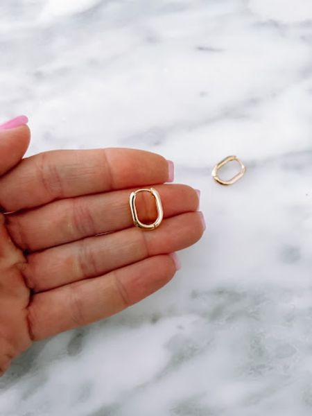 Oval hoop earrings

Amazon fashion  Amazon find  jewelry  accessories

#LTKunder50 #LTKSeasonal #LTKstyletip