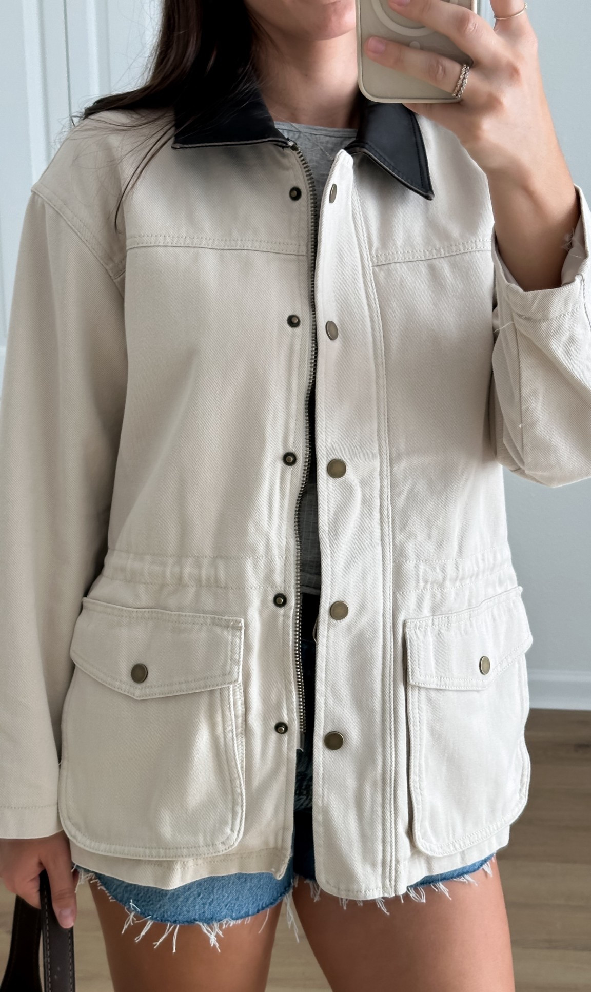 Barn jacket for fall! Wearing size xs 

#LTKSaleAlert #LTKFallSale #LTKSeasonal