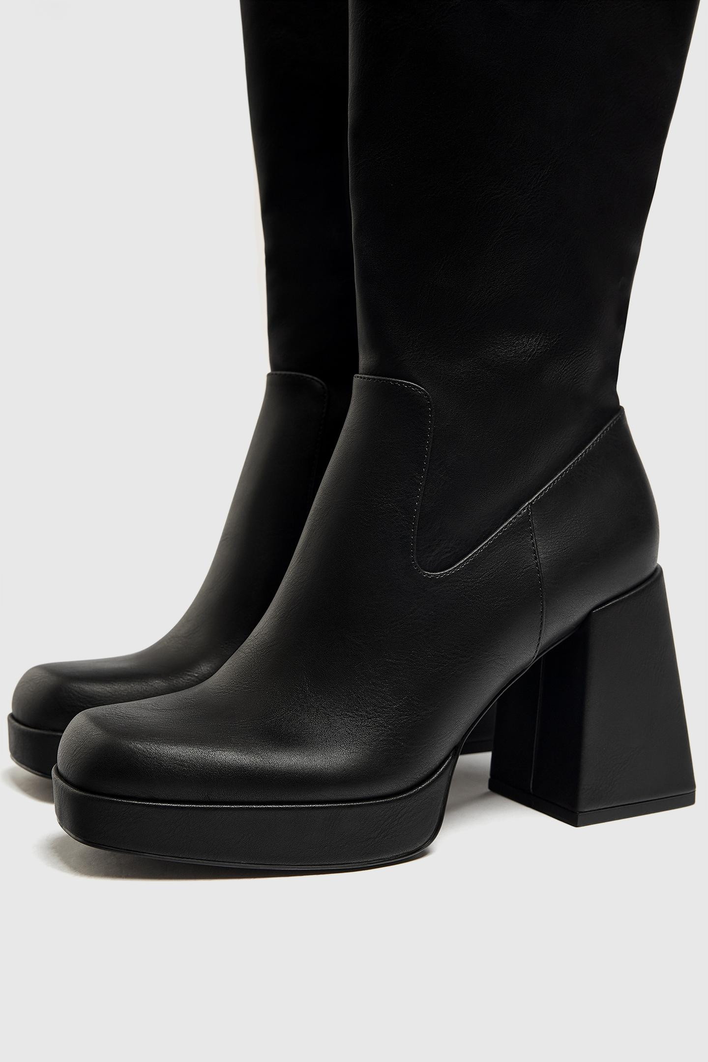 High-heeled boots | PULL and BEAR UK