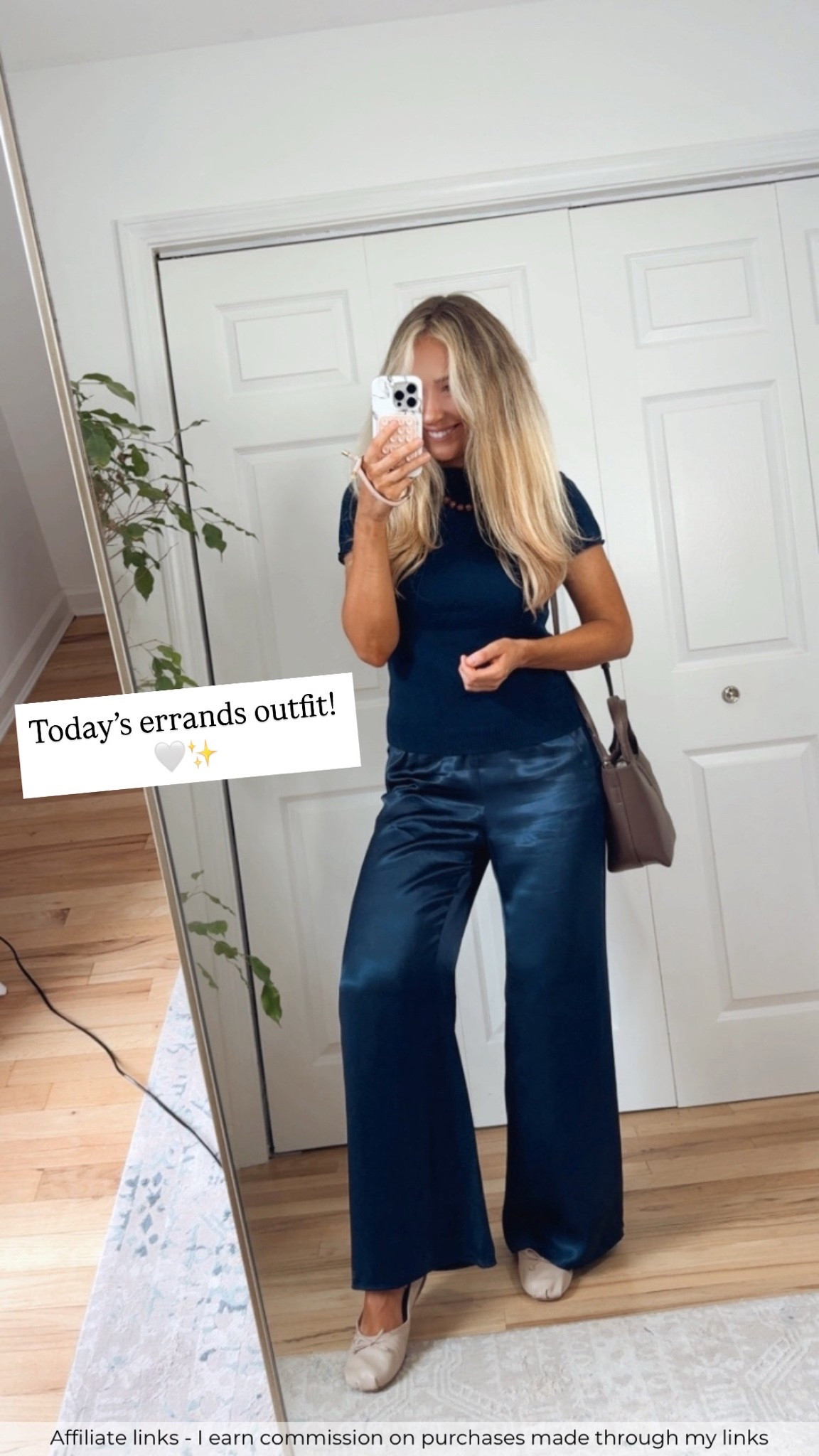 Affiliate links - I earn commission on purchases made through my links

Fall outfits women
Navy blue short sleeve sweater tee
Navy satiny pants
Brown bag
Beaded necklace