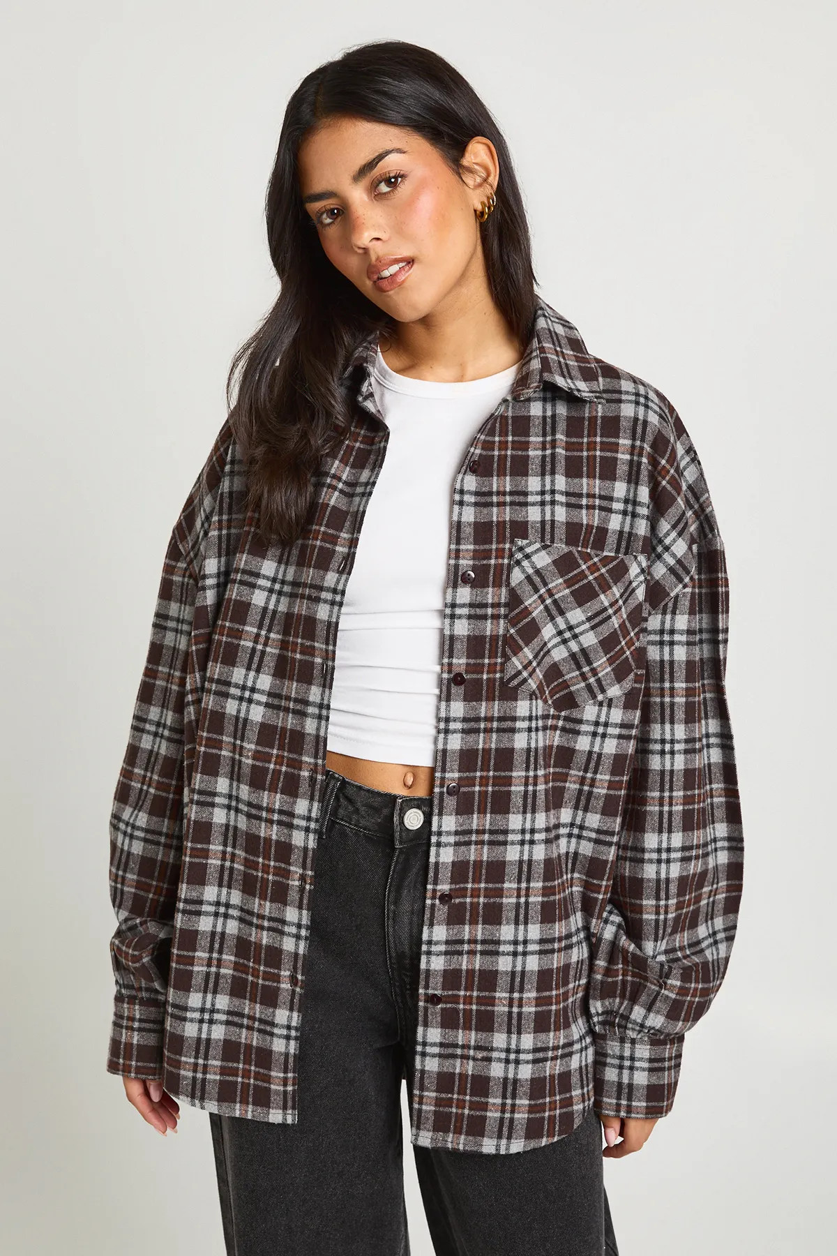 boohoo Women's Basics Oversized Cotton Poplin Shirt in Charcoal | Size: 6 | boohoo (US & Canada)