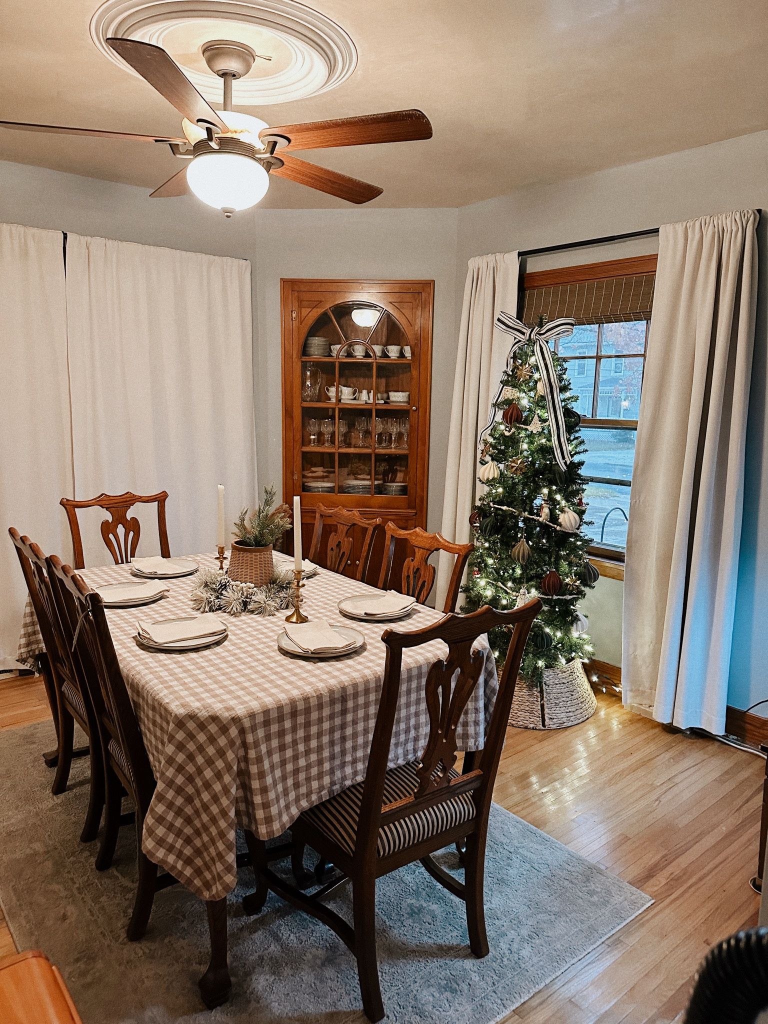 Dining room set up! 

#LTKSeasonal #LTKHoliday #LTKHome