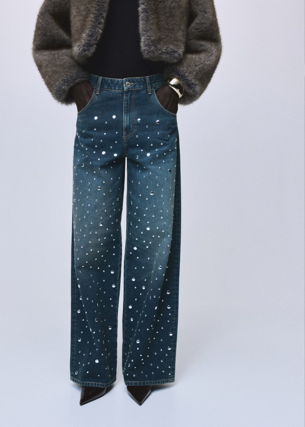 Straight-fit jeans with studs | MANGO (UK)