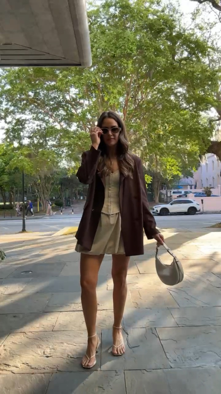 OOTN - dinner with the girls in Charleston ✨
Size small dress


#LTKTravel #LTKdayinmylife #LTKootd