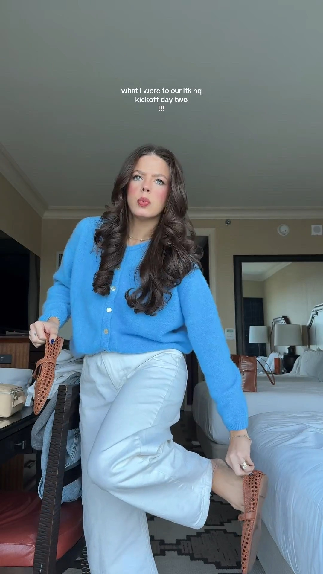 Work outfit! Sweater is American Vintage, jeans are Zara, shoes are Amazon 

 

#LTKootd #LTKFindsUnder100 #LTKWorkwear