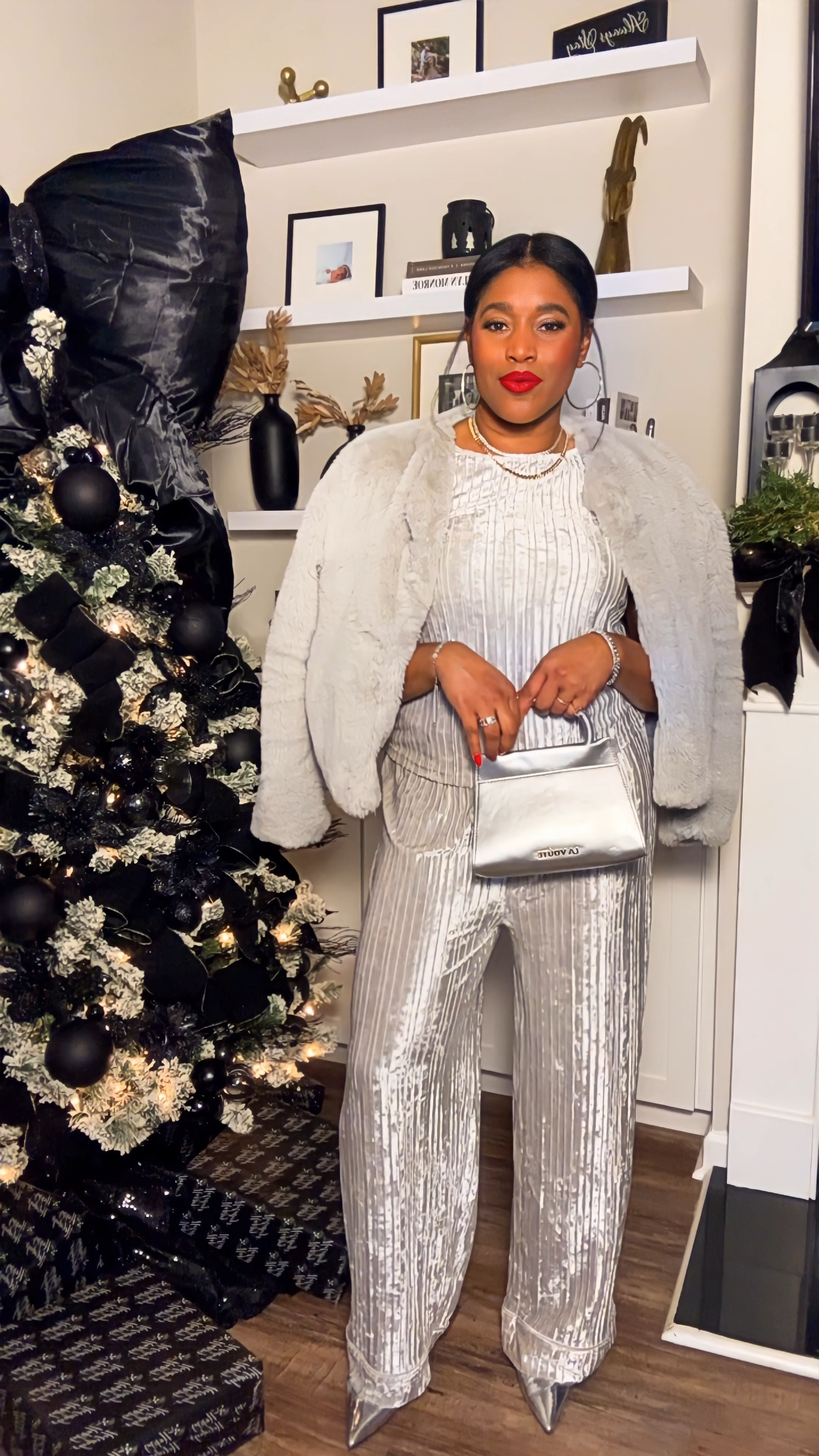 NYE Code Sliver but make it comfy.

Set originally from JustFab but found similar sets. For reference, I’m wearing a size large.

#LTKParties #LTKHoliday #LTKSeasonal