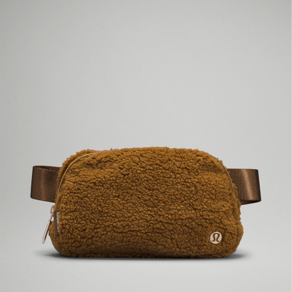 Lululemon fleece belt bag back in stock 🤑