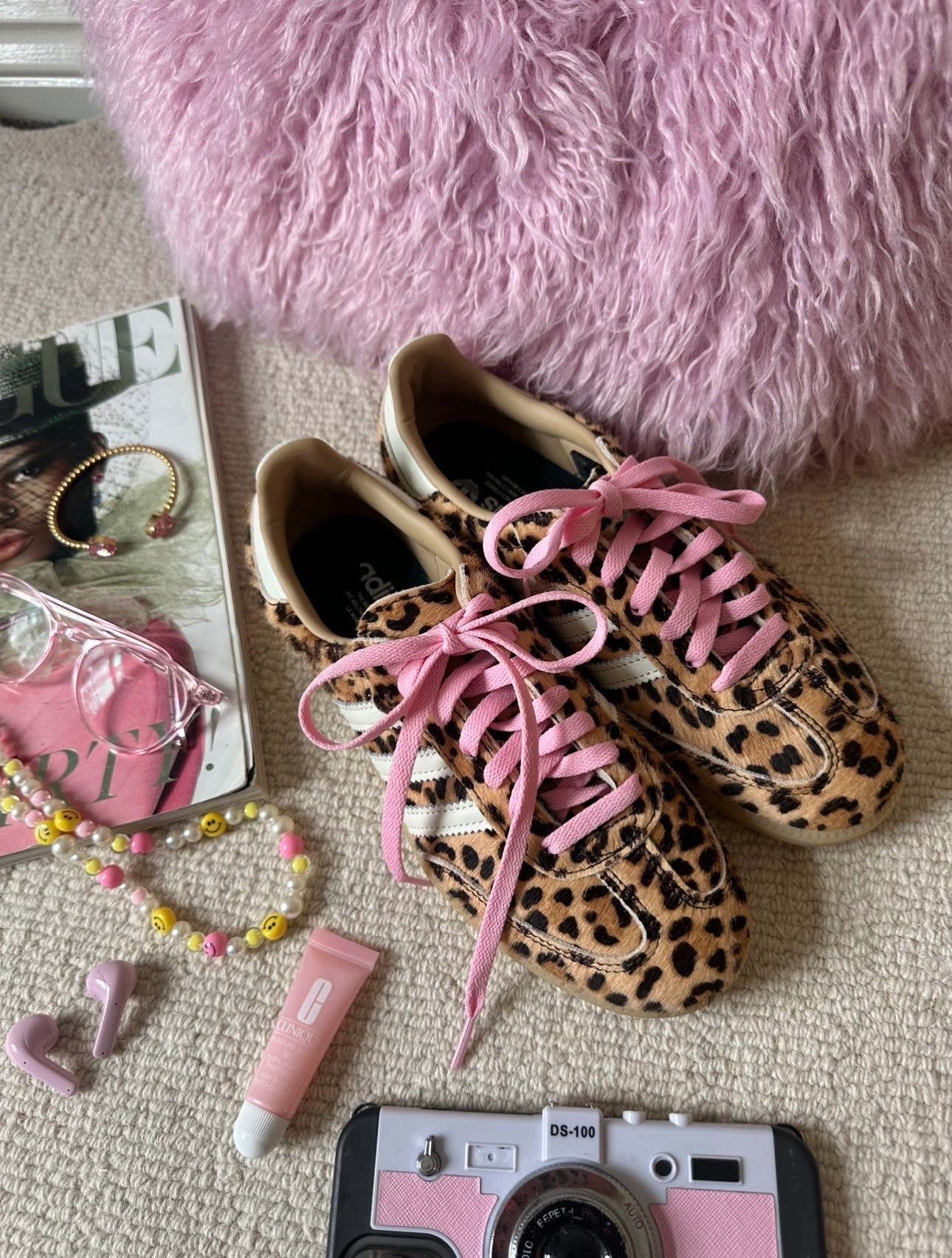 Leopard print adidas gazelle trainers getting with pink laces 🐆👟🎀