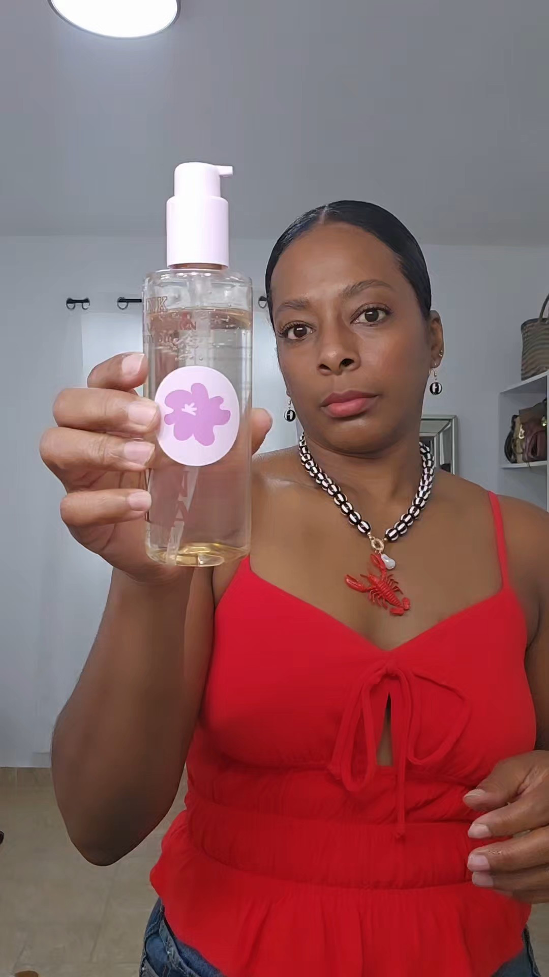 Mi dúo favorito para piel luminosa 🤍Aceite de vainilla que no deja pegajosa + splash que huele riquísimo para cuerpo y cabello.Link de ambos aquí abajo 👇

#LTKmorningroutine #LTKselfcare #LTKBeauty