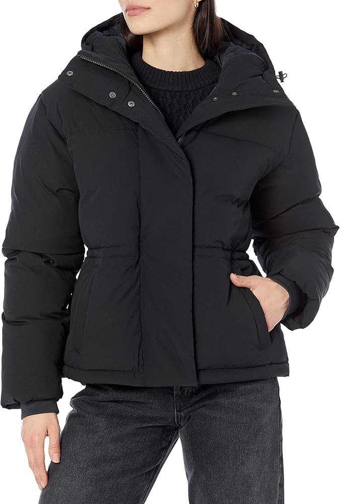 Amazon Essentials Women's Short Waisted Puffer Jacket (Available in Plus Size) | Amazon (US)