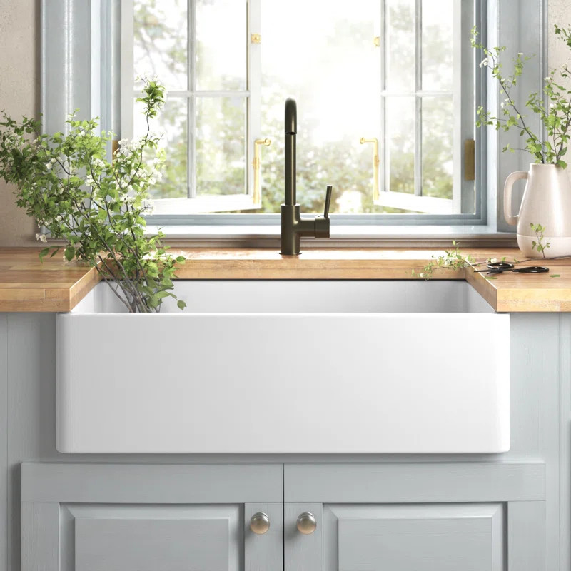 Retta 33" L x 18" W Farmhouse Kitchen Sink With Grid and Strainer | Wayfair North America