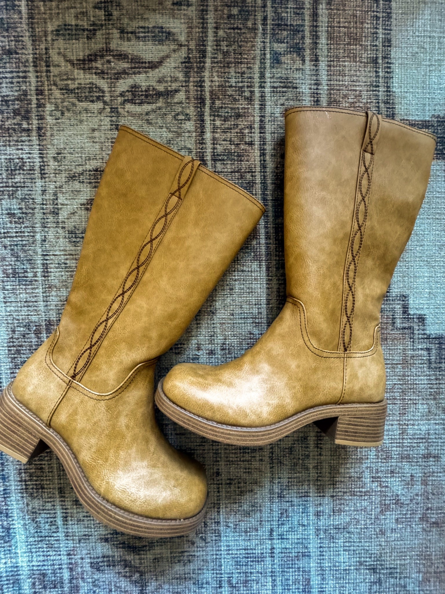 Walmart boots for only $45!? Yes please!!

#LTKShoeCrush #LTKFindsUnder50