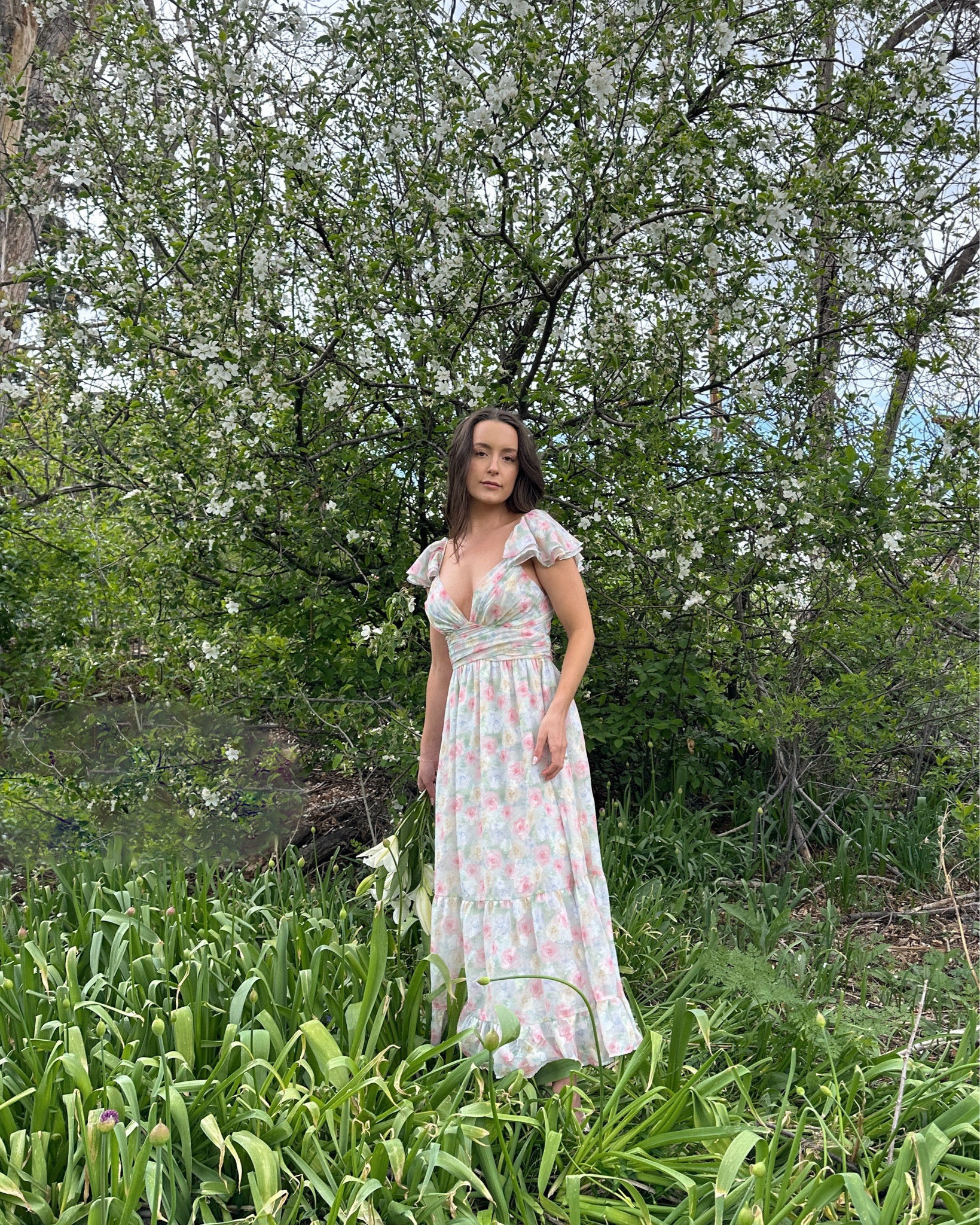 Feeling floral 🌸🦢🎀
.
Full fit is from @lulus #LulusAmbassador #Lulus 
.
.
.
Spring outfit, spring dress,summer transition outfits, May ootd, Pinterest inspired, spring style, Spring aesthetic, minimal outfit, summer fashion, 90’s aesthetic, model off duty, Parisian style, spring florals
#springoutfitideas #minimalaesthetic #90svintage #modeloffduty #softgirlstyle 

The perfect spring floral dress, wearing a size Small. 🫶🏻

#LTKFindsUnder100 #LTKSeasonal #LTKStyleTip