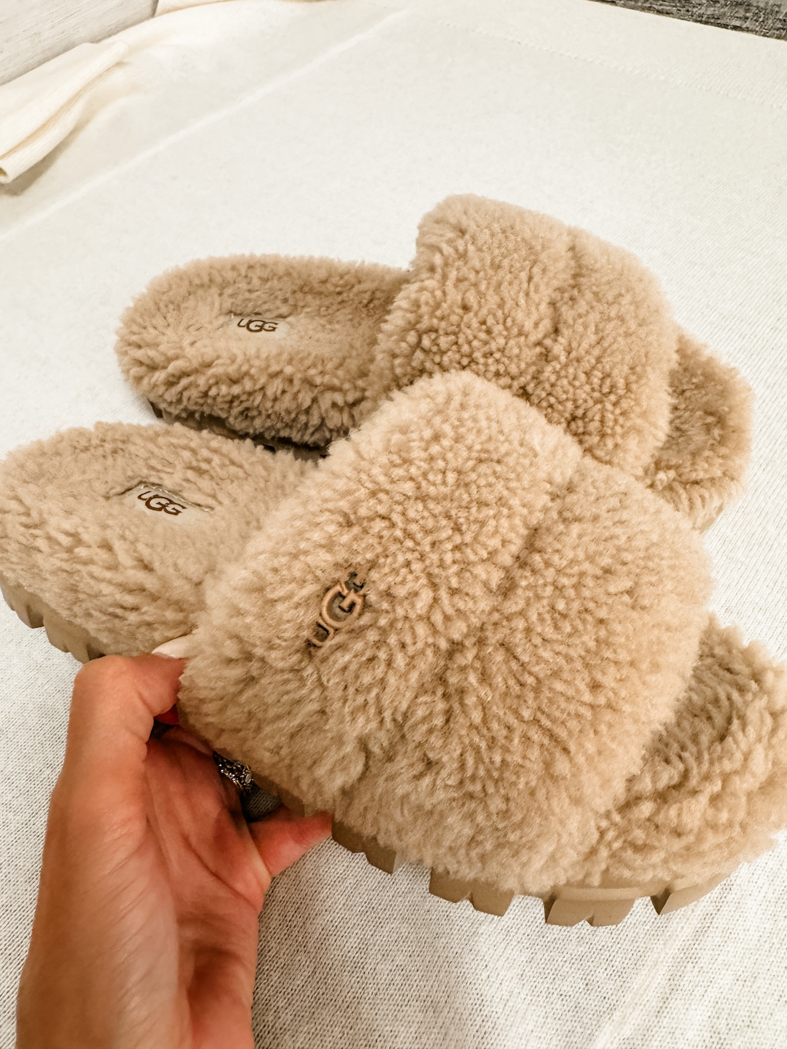 My favorite slippers! The perfect gift! 


Loverly grey, Nordstrom sale, NSALE, shoes, comfy shoes, house shoes, slippers

#LTKShoeCrush #LTKxNSale