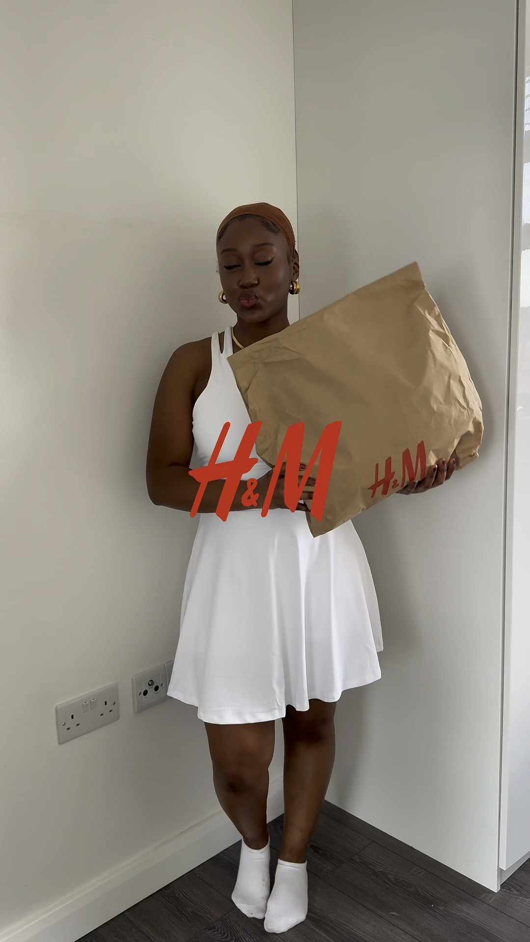 Spring H&M Haul - got everything in a size Small

Linen trousers, fitted microfibre shirt, crepe blouse, spring outfit, spring haul, 

#LTKuk #LTKspring #LTKmodest