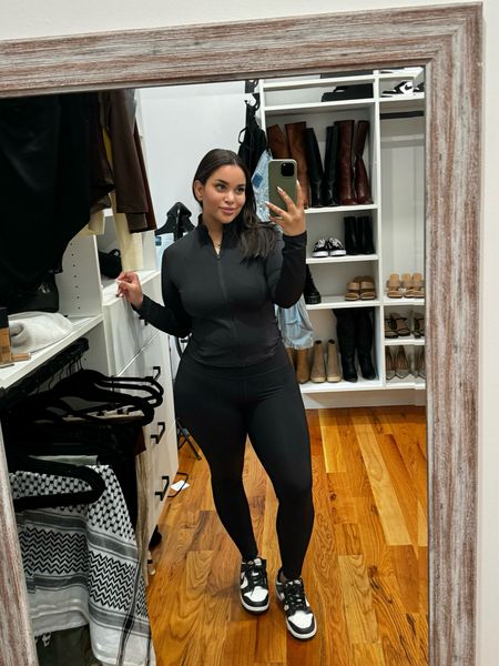 My latest workout look! Wearing an xl in leggings and large on top ! 