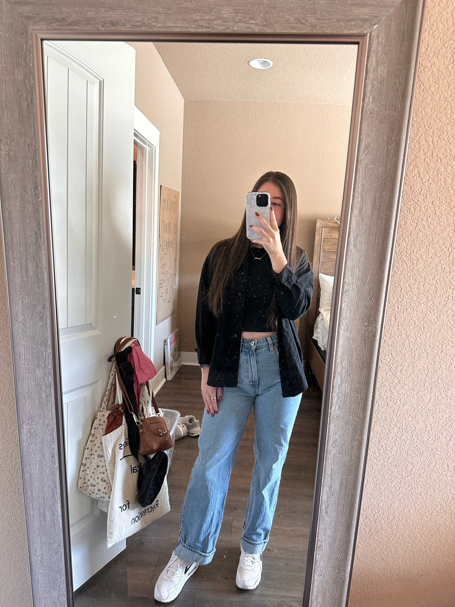 Top: size XXS
Bottoms: size 25 short