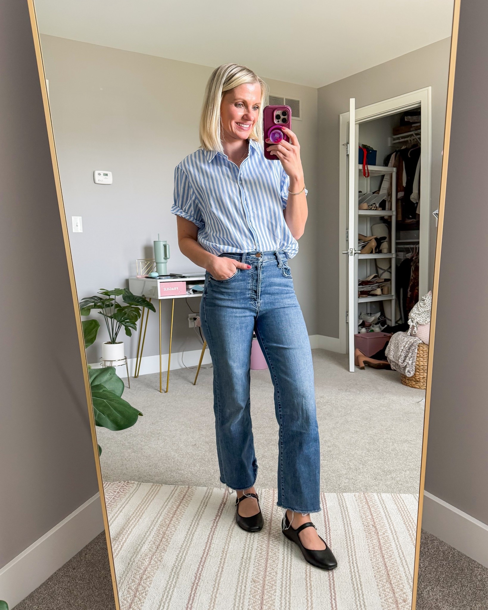 What I wore this week! 
Shirt- xs
Jeans- thrifted, the brand and style is Mother Rambler. I also linked similar budget-friendly options 

#LTKStyleTip #LTKPetite #LTKOver40