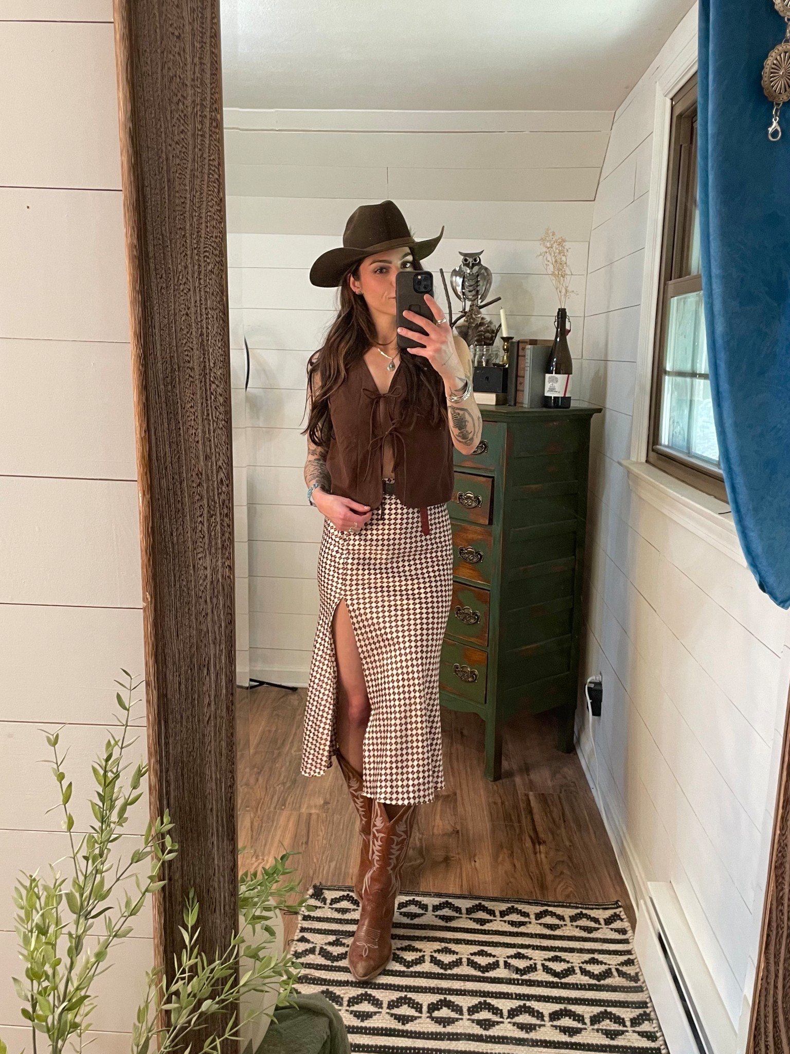 Hat: Cofer Hat Co
Skirt: Abercrombie

#LTKSeasonal #LTKFindsUnder50 #LTKFestival