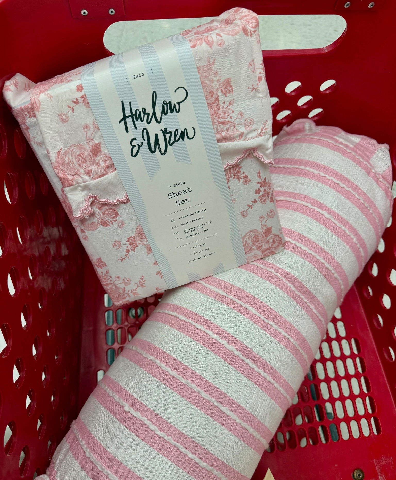 Target has the cutest girl bedding 🩷🤩 #Target #Bedding #girlbed #ltkkids #ltkteen 