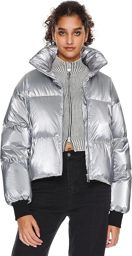 Orolay Shiny Cropped Winter Puffer Jacket for Women Metallic Quilted Down Coat Zip Up | Amazon (US)