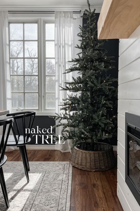 There’s just something about a naked Christmas tree 🌲✨

#LTKhome #LTKHoliday