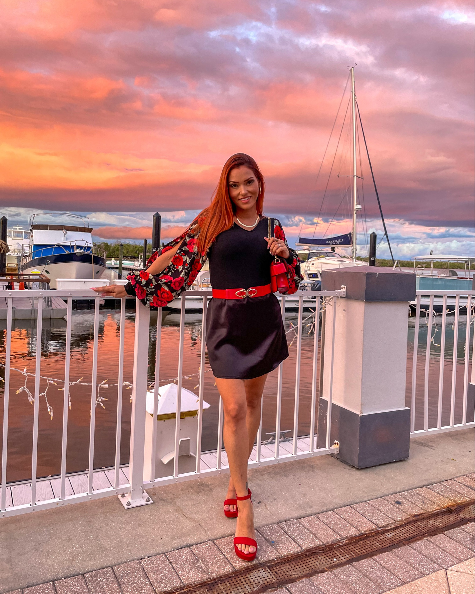 Tropical resort date night outfit perfect for Florida nights in the Spring time.