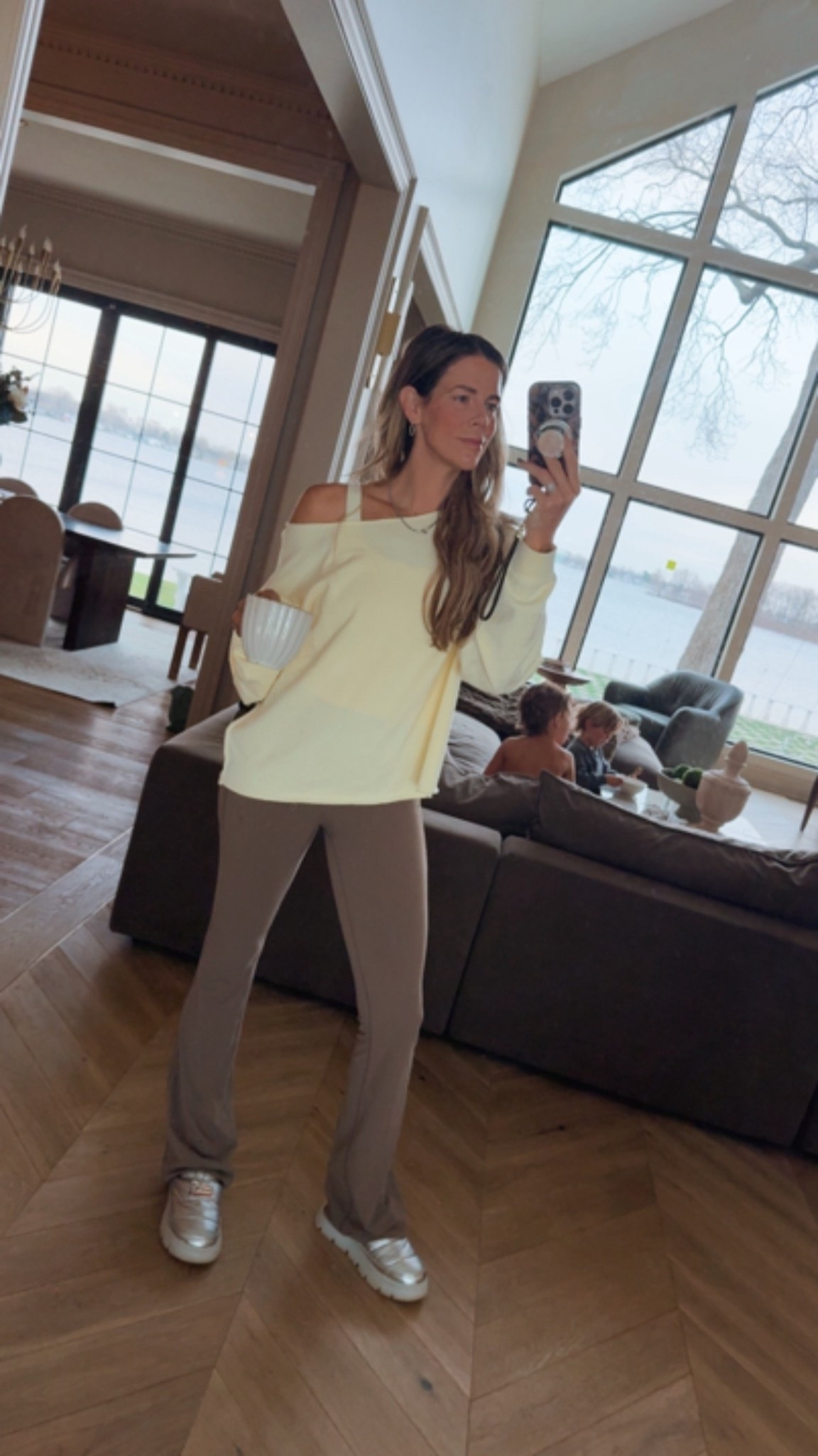 Butter yellow top 