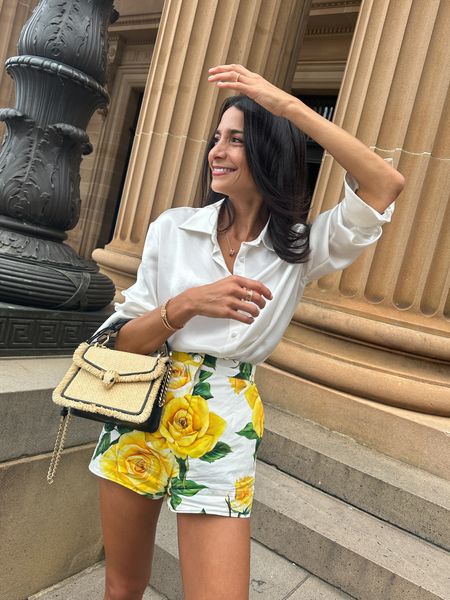 Roses are 💛

Top in size 8 and shorts in 38

#LTKaustralia #LTKstyletip