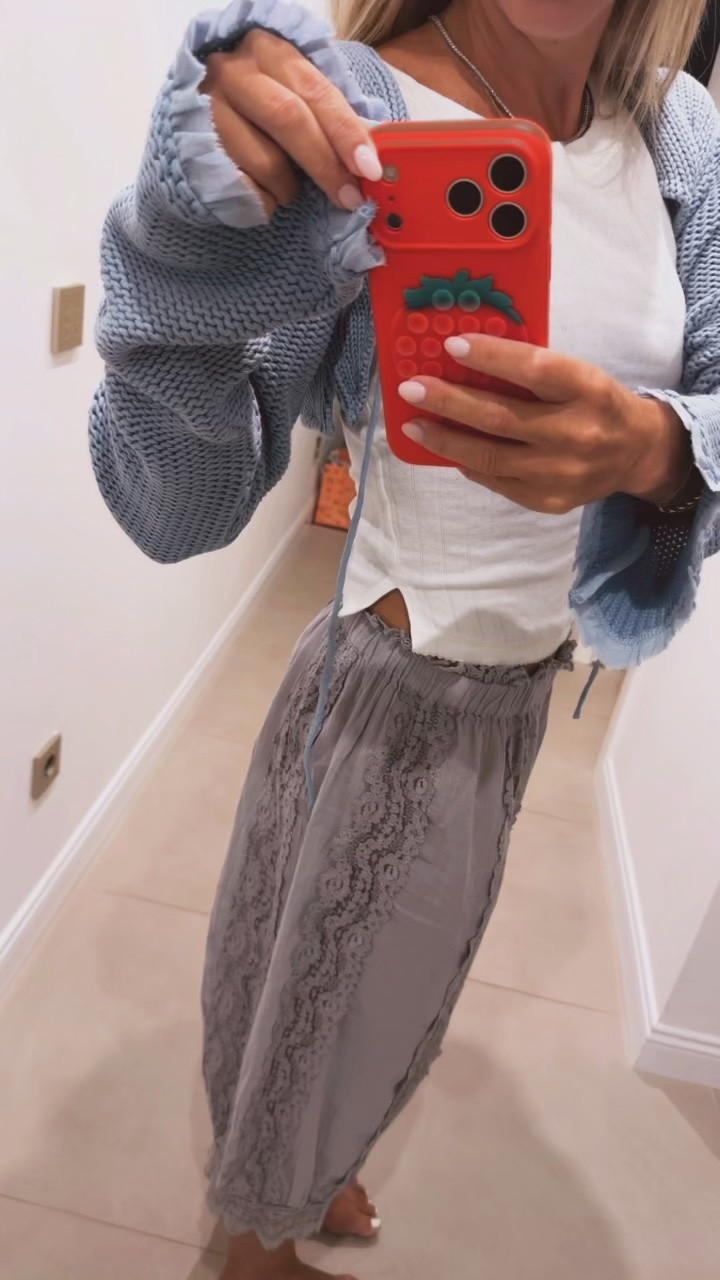 Bottoms are grey lilac
