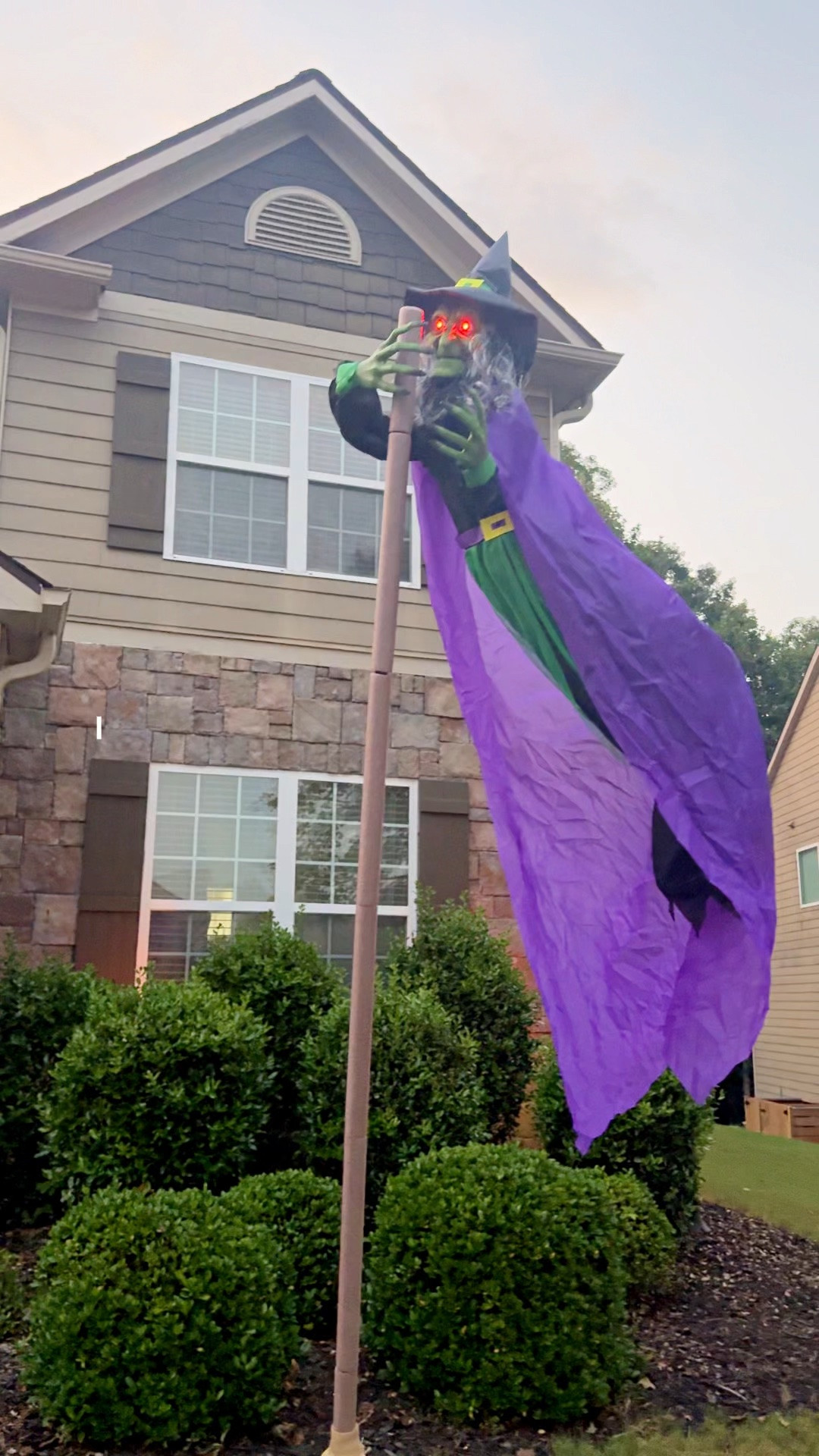 This 12-foot animated hovering witch is definitely not subtle—and that’s exactly why I love her.

Her eyes light up, her jaw moves, creepy sounds play, and the sound/motion activation makes this giant Halloween prop come alive when people walk by.

If you’re tired of the same basic Halloween decorations and want a spooky outdoor Halloween display that actually makes an impact, this is IT. 🎃

Would you put this giant witch in your yard? 👀👇

#Halloween
#HalloweenDecor
#HalloweenDecorations
#HalloweenYardDecor
#HalloweenInspiration
#AD
