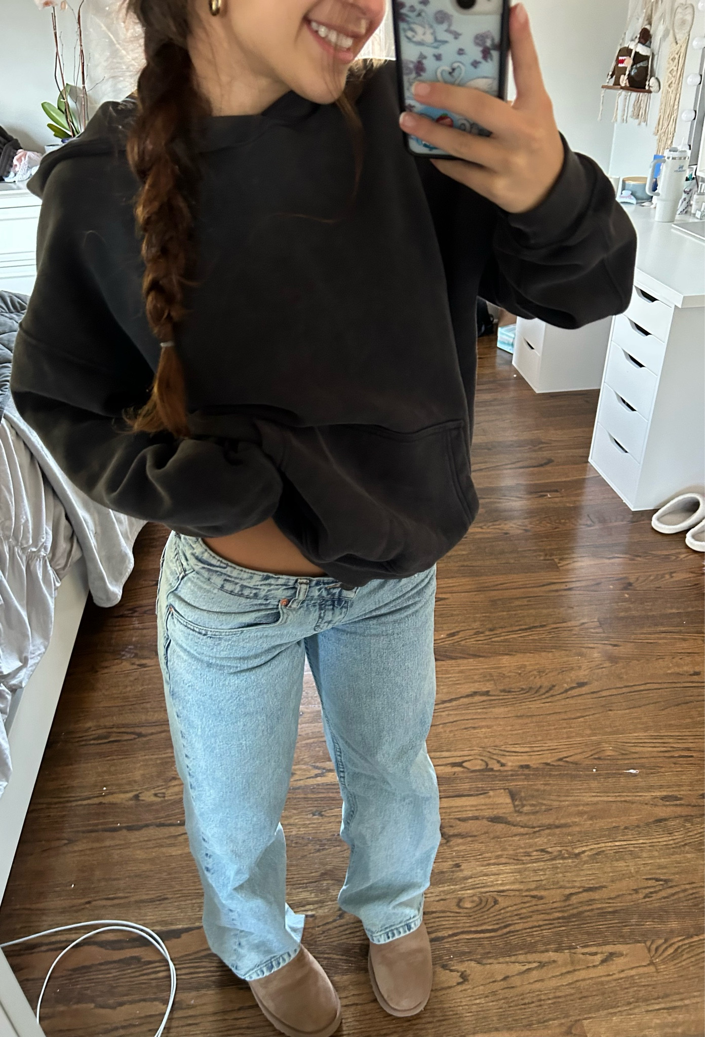 this hoodie is my favorite 😚
hoodie: s
pants: motel rocks, low rise parallel (W26 L32)
shoes: 8
