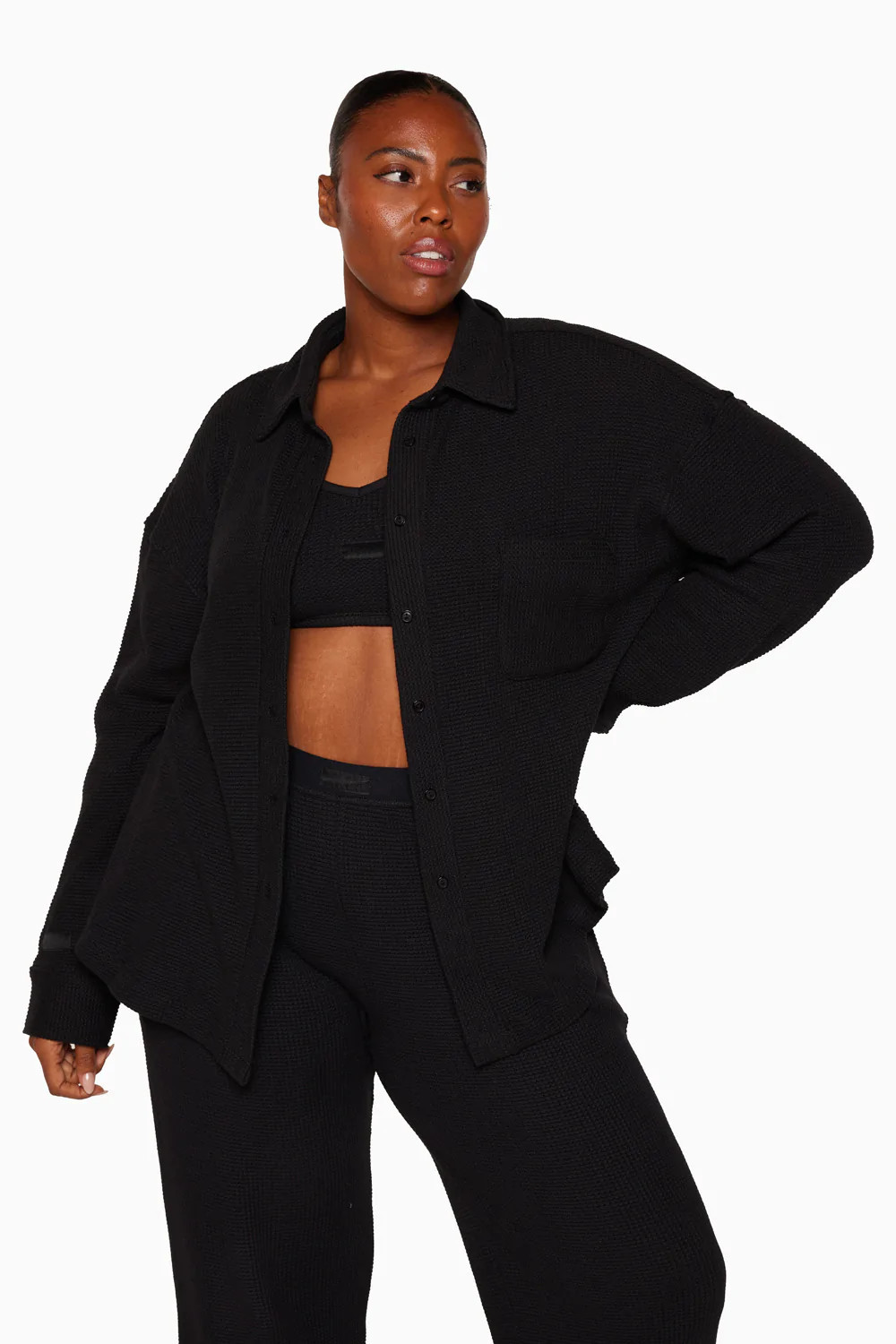 LOUNGE BUTTON DOWN - ONYX | SET Active