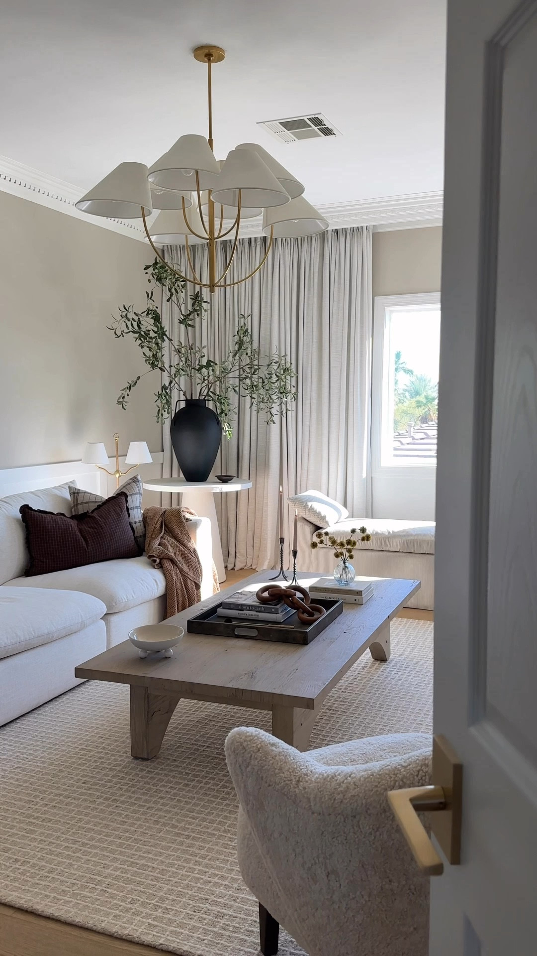 Living room 

#LTKmomlife #LTKHome #LTKdayinmylife