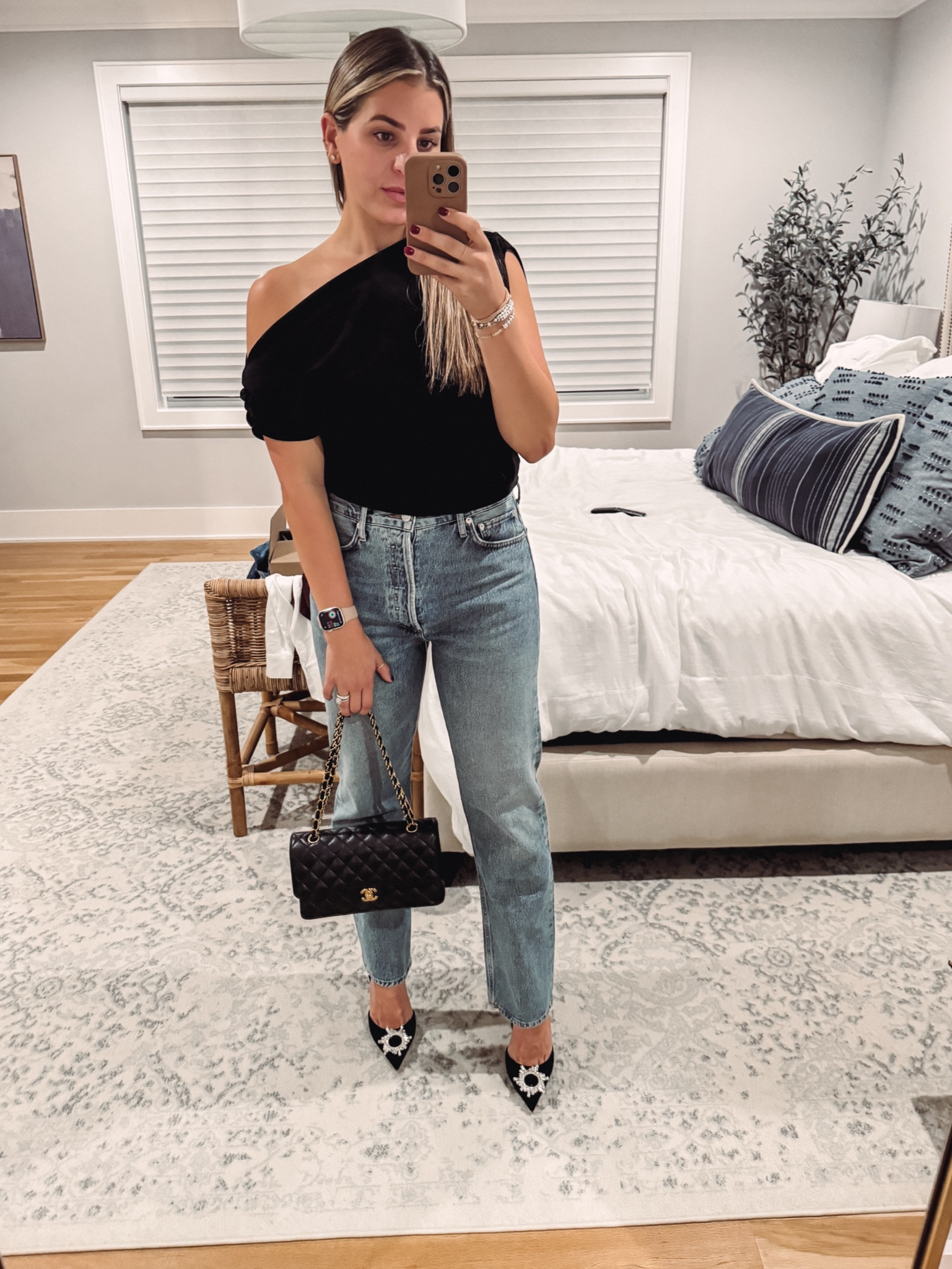 Girls night = busting out the new shoes 😍

Obsessing over these velvet shoes paired with jeans to make the look more casual for a night out. 

#LTKHoliday #LTKShoeCrush #LTKStyleTip