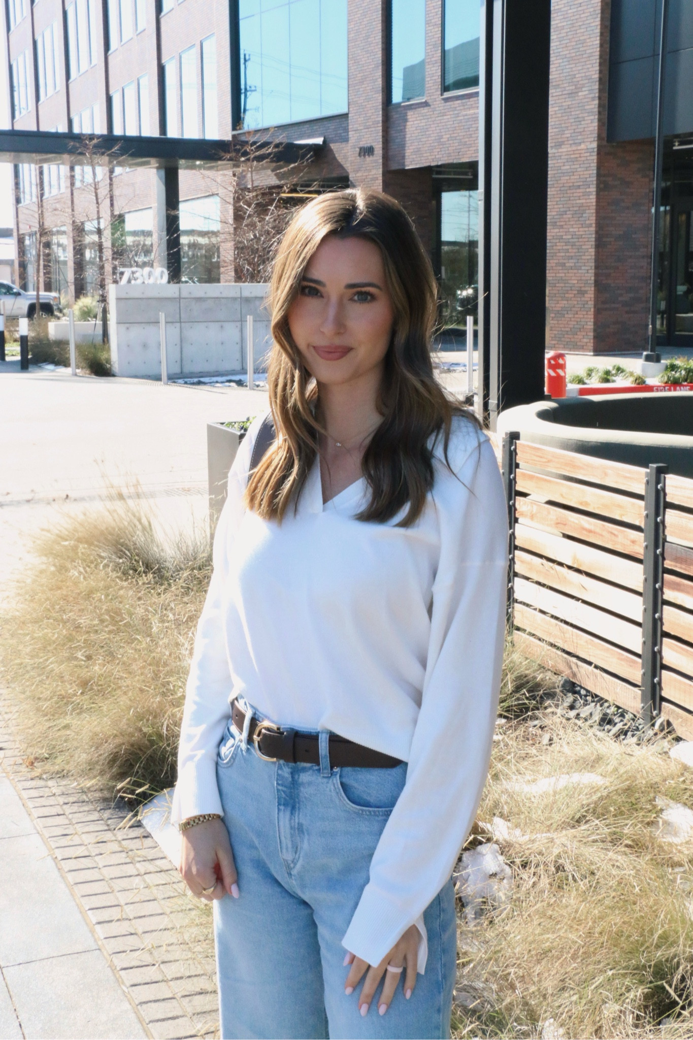 Soft + comfortable v-neck pullover in white from 525 America 🤩 Perfect for work or an everyday outfit! 

#LTKWorkwear #LTKFindsUnder100 #LTKStyleTip