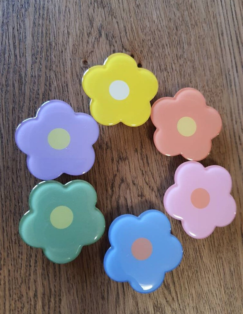 Cute Heart Gingham Flower Phone Grip | Etsy (US)