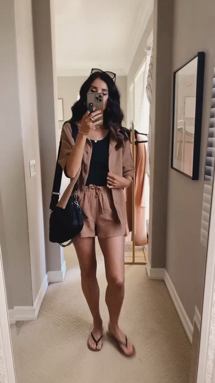 I’m just shy of 5-7” wearing the size small top and shorts, matching set, shorts, StylinByAylin 

#LTKunder50 #LTKstyletip #LTKFind