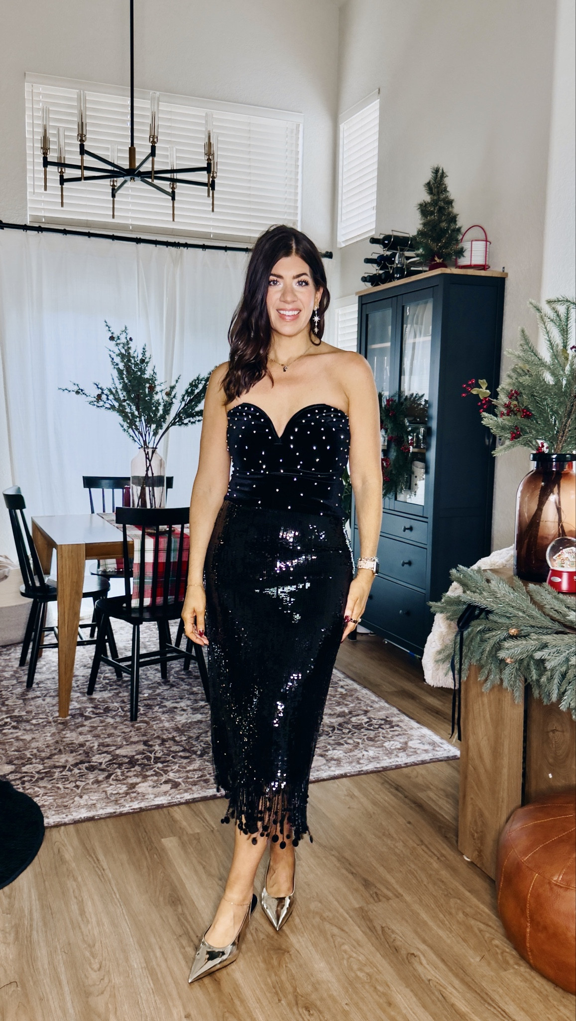 Curvy midsize Zara try in
Velvet sparkle top- medium
Sequin skirt- medium (stretchy!

#LTKHoliday #LTKMidsize #LTKOver40