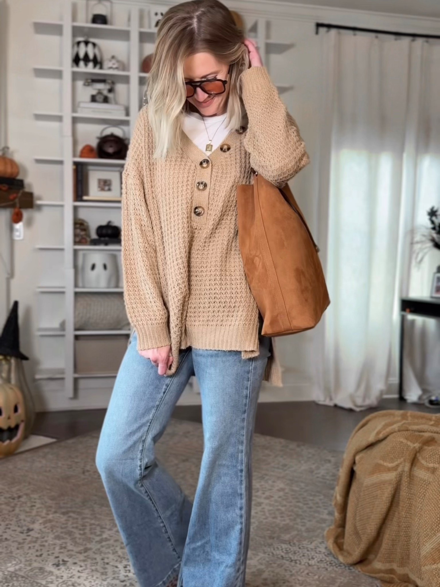 Casual, cozy, comfy & cute! 
This oversized sweater is one of those you’ll throw on again & again. I love it paired with a white crew neck tee & a comfy pair of jeans! 

Thanksgiving outfit | Fall outfit idea | Holiday outfit | neutral sweater | affordable fashion | comfies 

#LTKHoliday #LTKFindsUnder50 #LTKSeasonal
