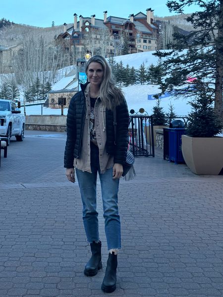 Layers upon layers 🥶
2nd day in Beaver Creek and enjoying the scenery and food soooo much ❤️


#LTKfindsunder100 #LTKSeasonal #LTKshoecrush