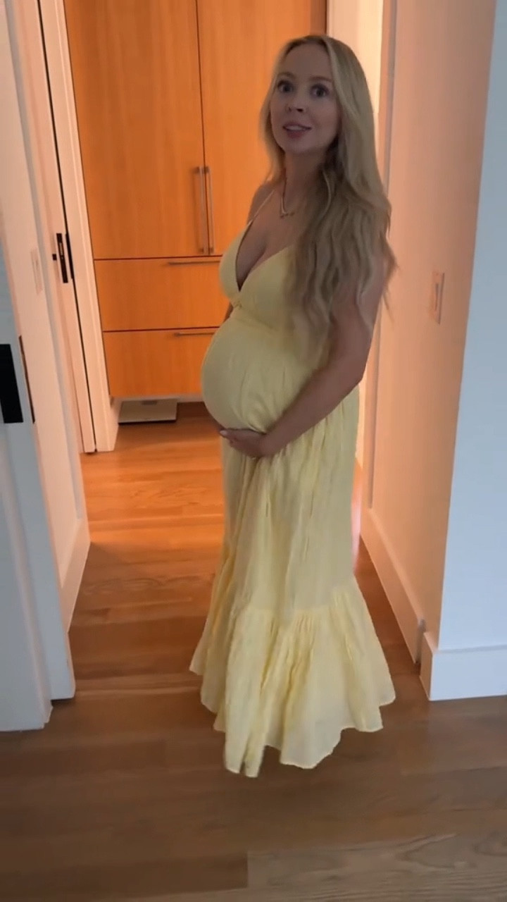 23 weeks pregnant baby bump update… I got so excited when I realized this dress had pockets, its the little things at this point 😂 ❤️

#LTKSeasonal #LTKBump #LTKStyleTip