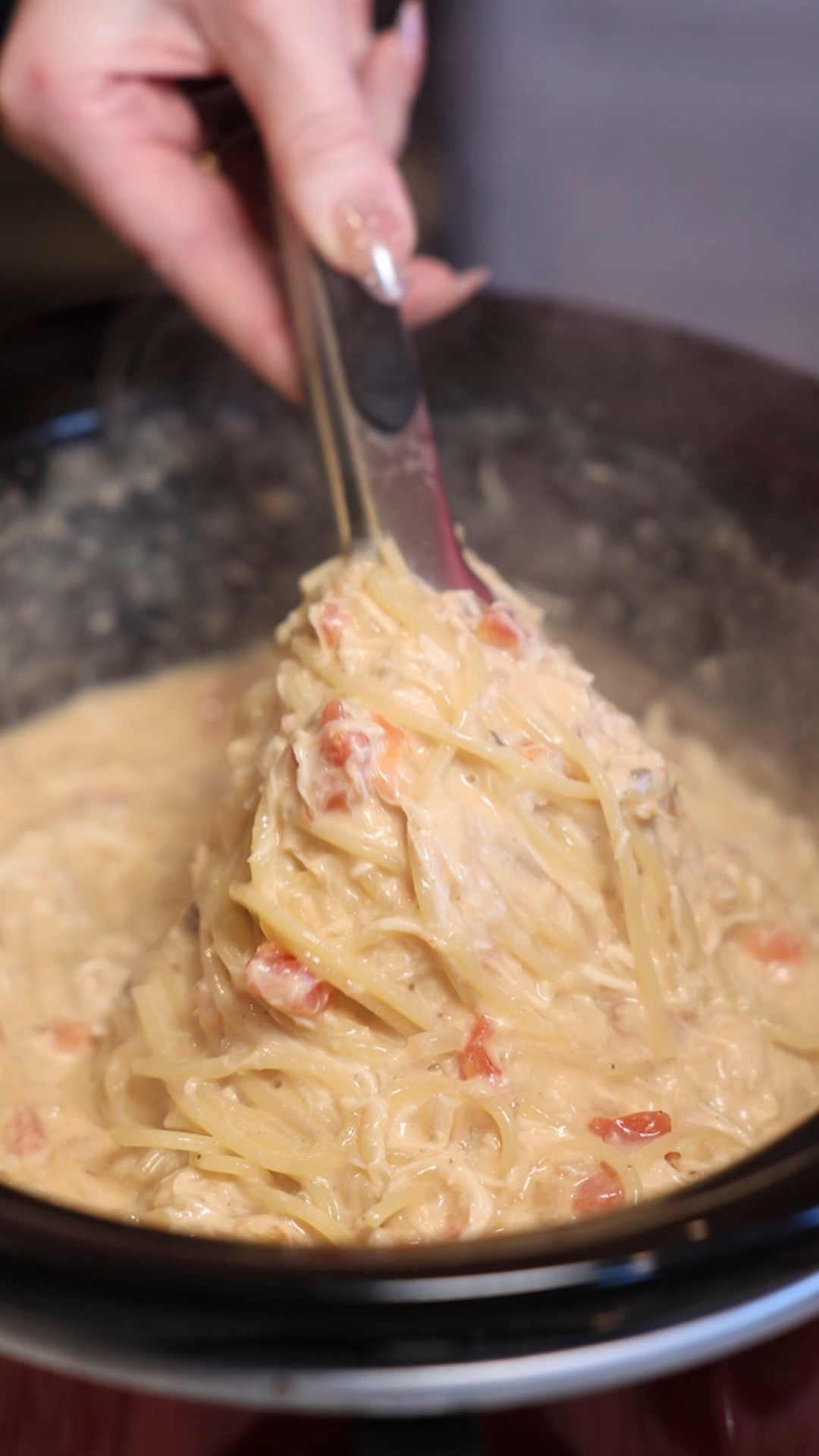 Crockpot spaghetti fans over here 🙋‍♀️

#easyrecipes
#easydinner

#LTKfoodie #LTKFindsUnder50 #LTKFindsUnder100