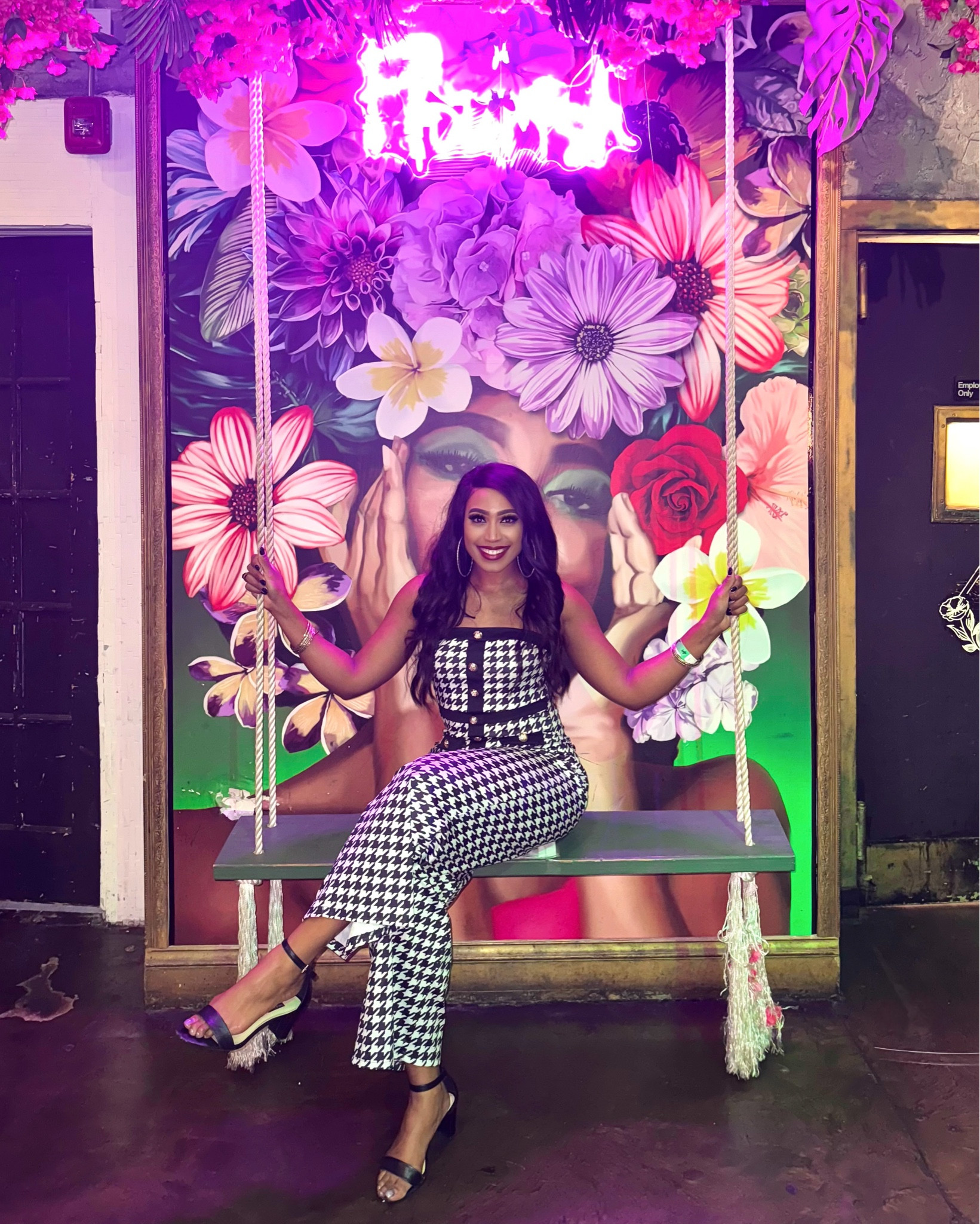 Houndstooth never looked so good 🖤🤍

#LTKMidsize #LTKCyberWeek #LTKStyleTip